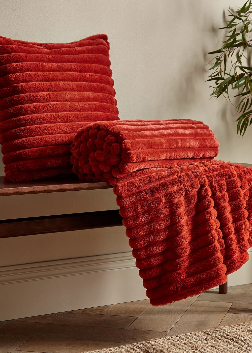 Catherine Lansfield Cosy Ribbed Faux Fur Soft Blanket Throw (130x170 cm) - One Size Image 3