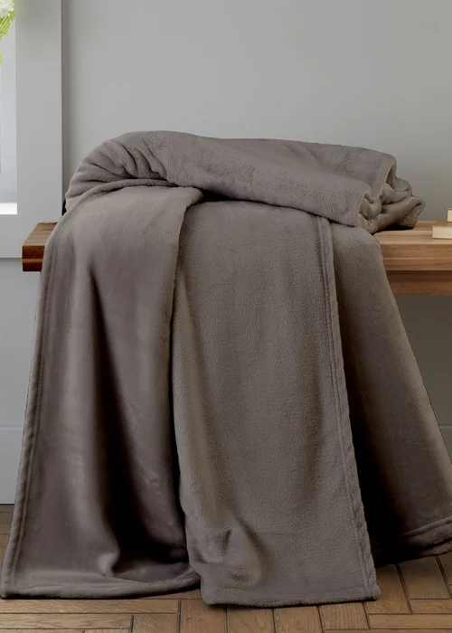 Catherine Lansfield Extra Large Raschel Velvet Touch Blanket Throw (200x240cm) - One Size Image 1