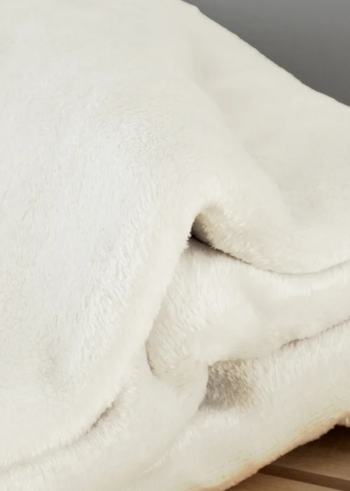 Catherine Lansfield Extra Large Raschel Velvet Touch Blanket Throw (200x240cm) - One Size Image 3