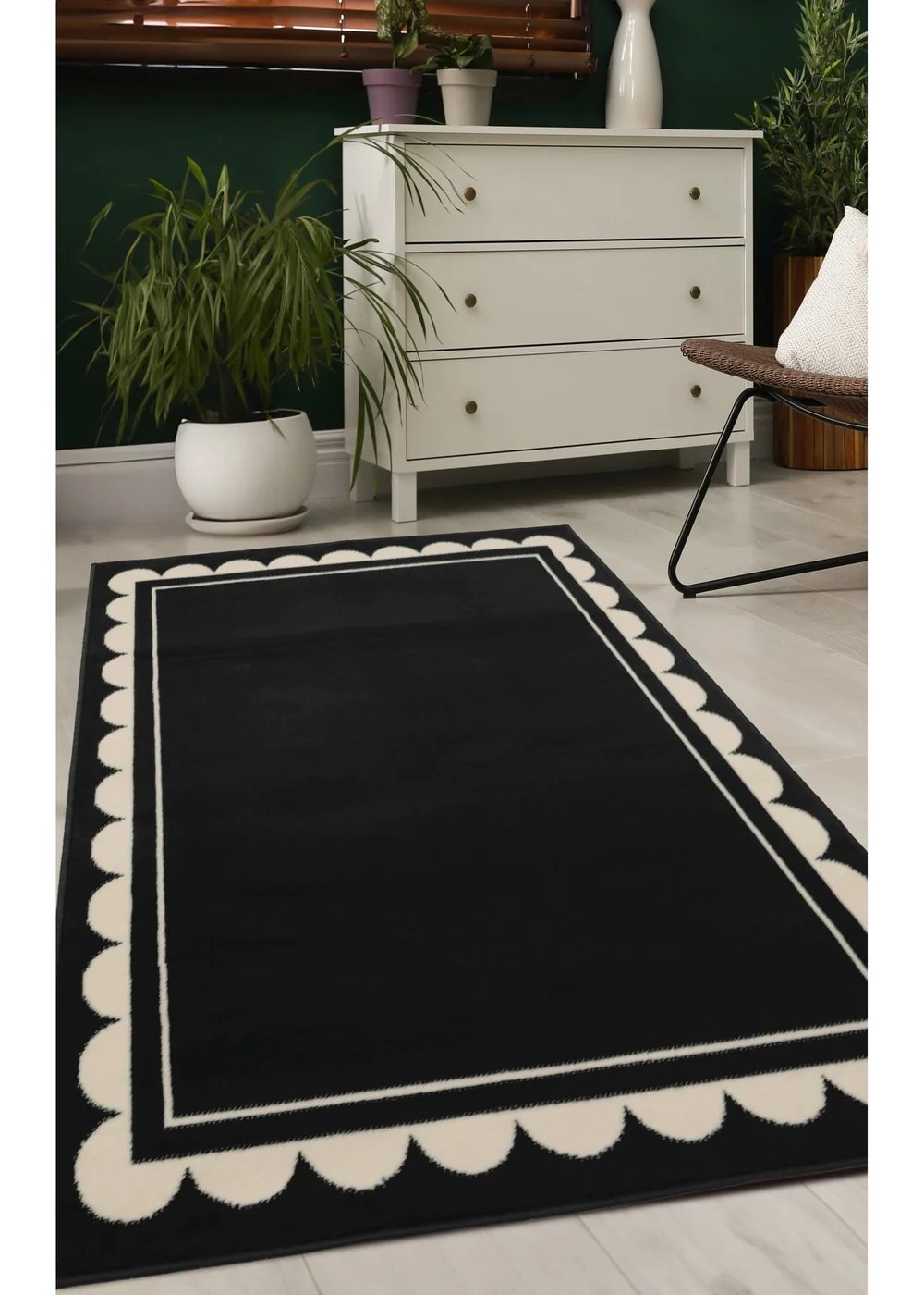 Homemaker Scallop Black Rug - 120 x 170 Image 1