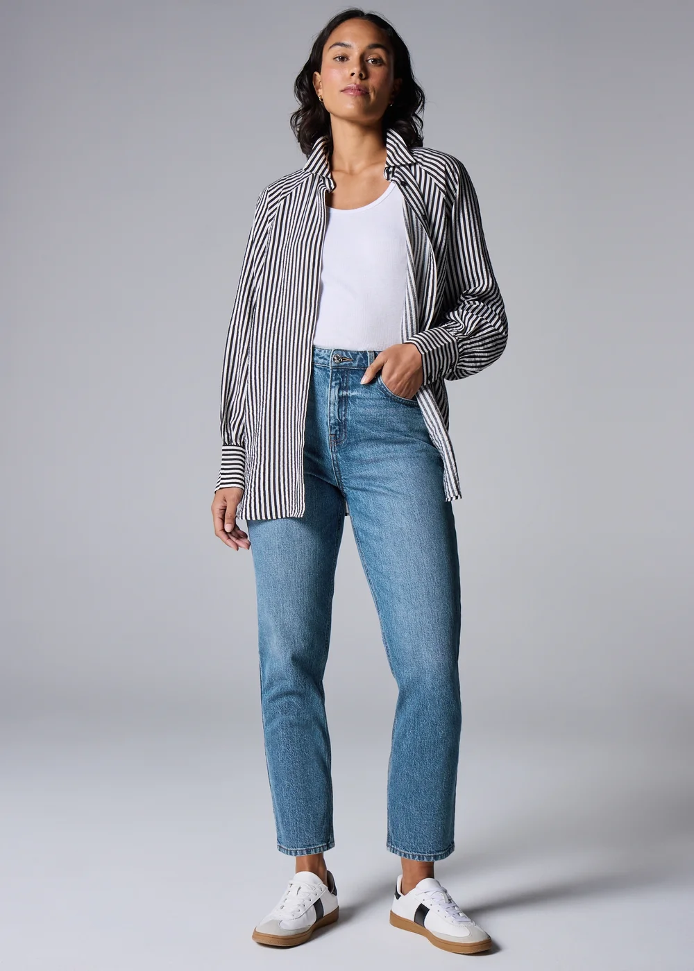 Blue Mid Wash Mom Style Jeans - Size 26 29 leg Image 1