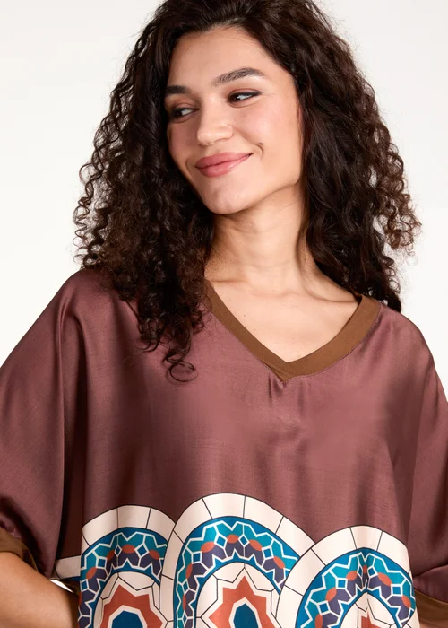 Blue Vanilla Chocolate Satin Viscose Back Print Top - One Size Image 2