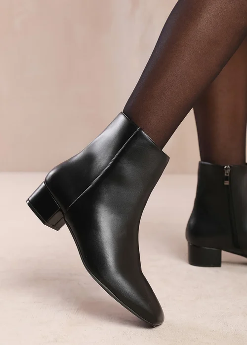 Where's That From Philadelphia Black Pu Block Heel Ankle Boots - Size 8 Image 3