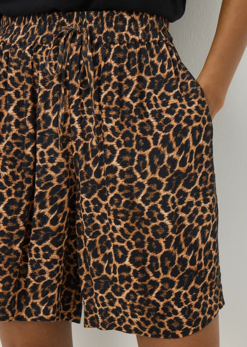 Brown Animal Print Crinkle Shorts - Size 14 Image 3
