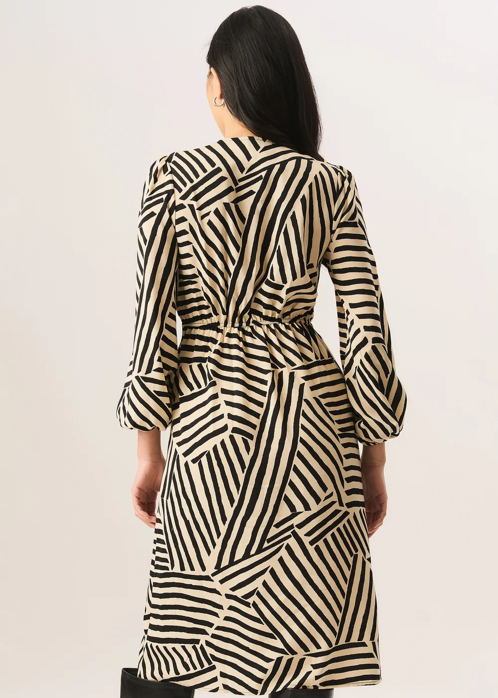 Gini London Beige Geo Print Assymetric Hem Wrap Midi Dress - 8 Image 2