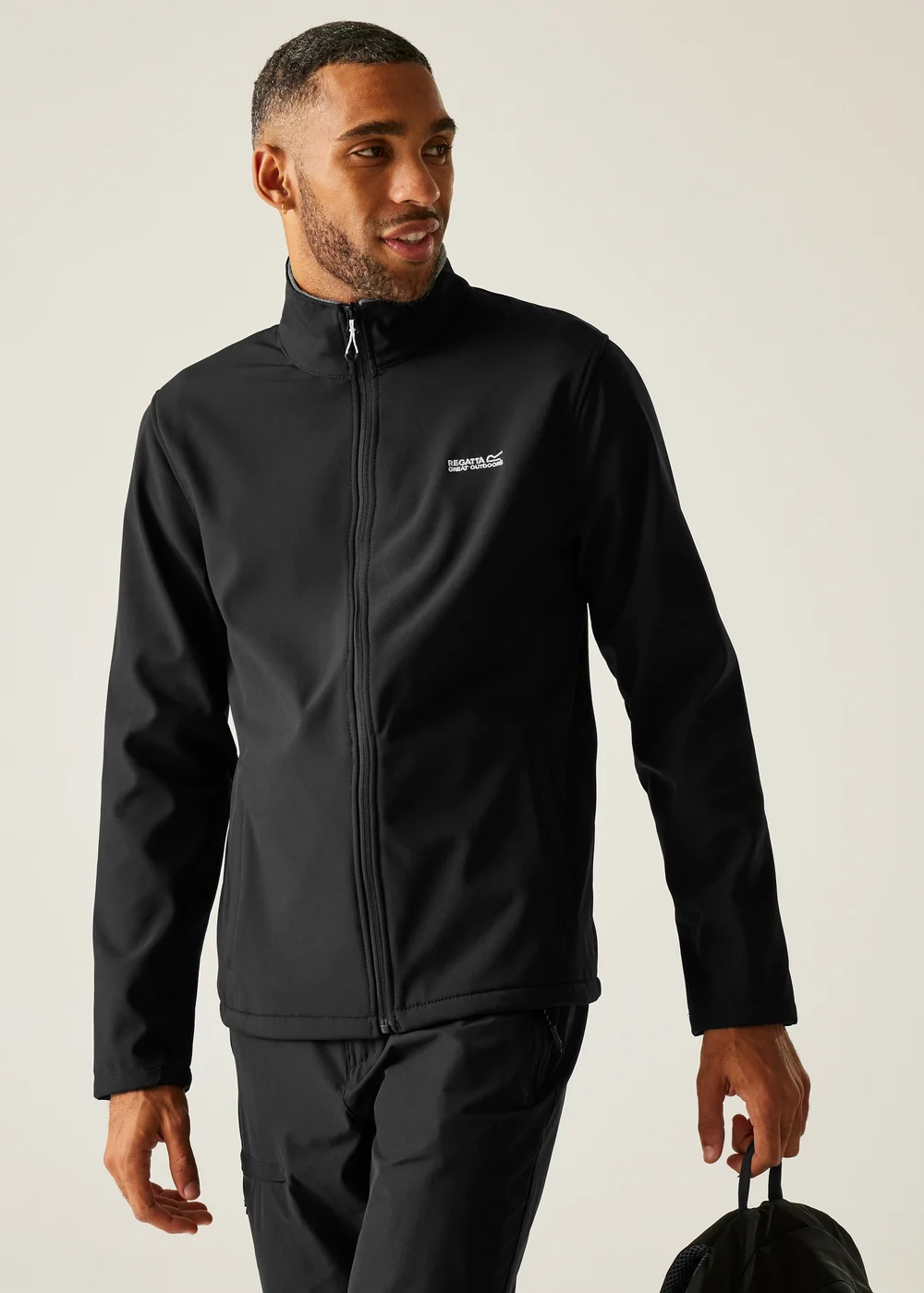 Regatta Black Men's Cera V Water Repellent Softshell Jacket - 2XL Image 1