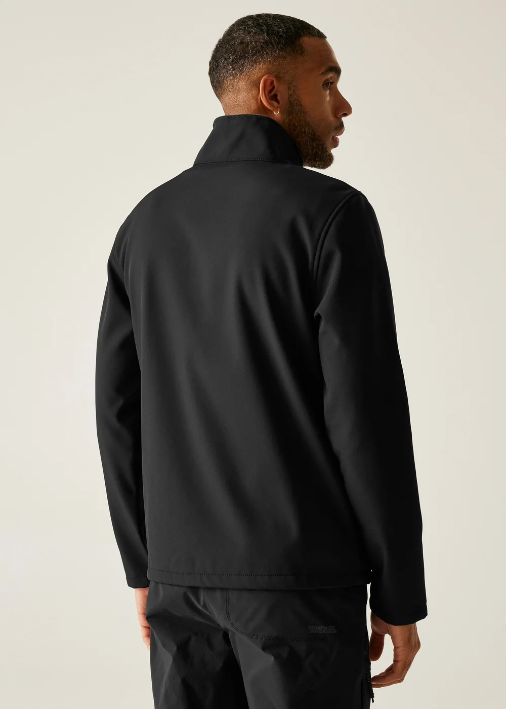 Regatta Black Men's Cera V Water Repellent Softshell Jacket - 2XL Image 2