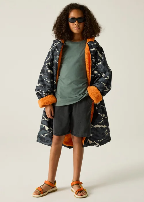 Regatta Black Camo Persimmon Junior Waterproof Robe with Hydrafort Technology (3-13 Years) - Age 9-13 Years Image 3