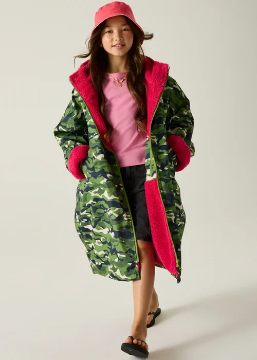 Regatta Green Junior Waterproof Robe with Hydrafort Technology (3-13 Years) - Age 9-13 Years Image 1