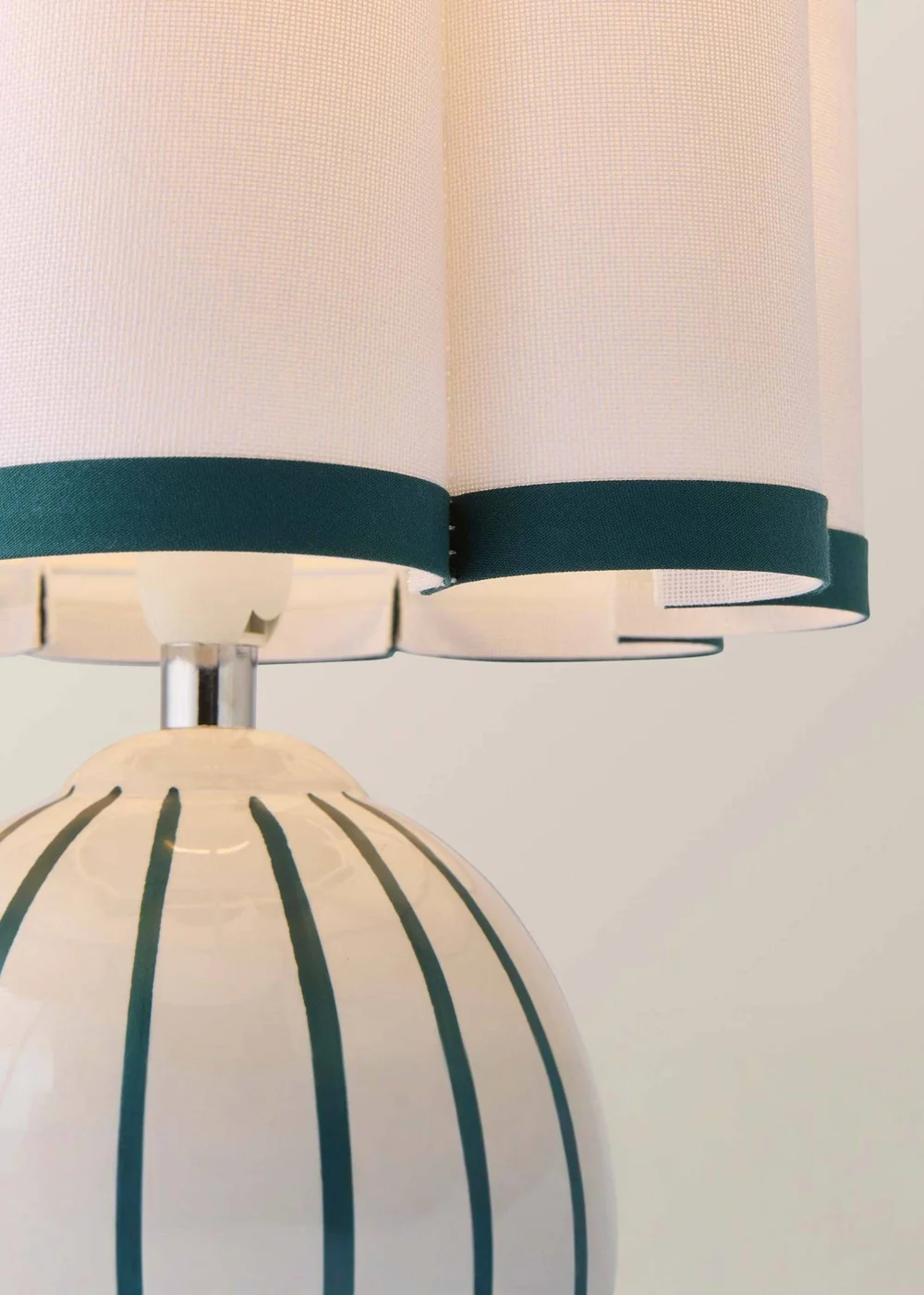 ValueLights Rohan Gloss Green Table Lamp with Cream Drum Shade - One Size Image 4