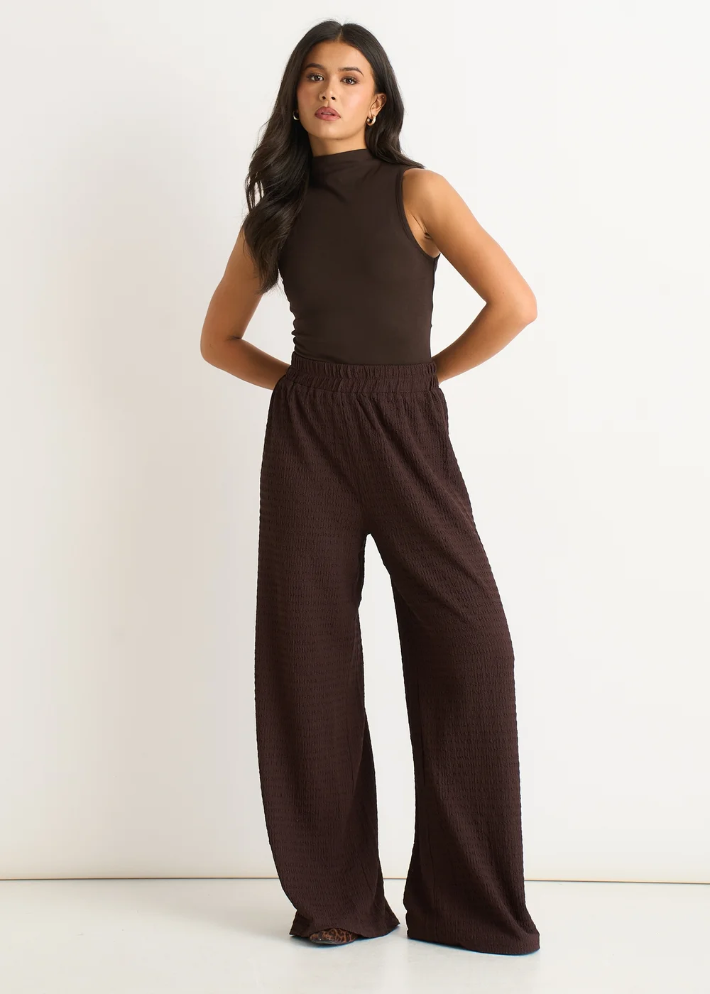 Gini London Chocolate Textured Elastic Waist Pull On Trousers - M/L Image 1