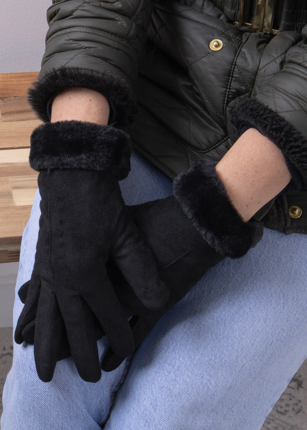 Totes Isotoner Black One Point Faux Suede Glove with Faux Fur Cuff Detail - L Image 2