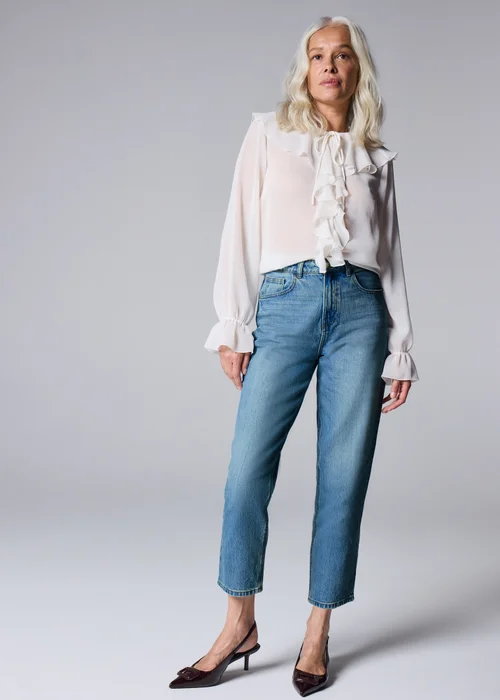 Light Wash Mom Jeans - Size 26 31 leg Image 1