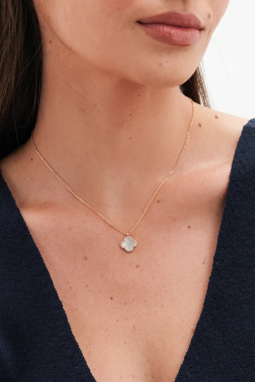 Jon Richard Gold Plated & Mother of Pearl Clover Pendant Necklace - One Size Image 1