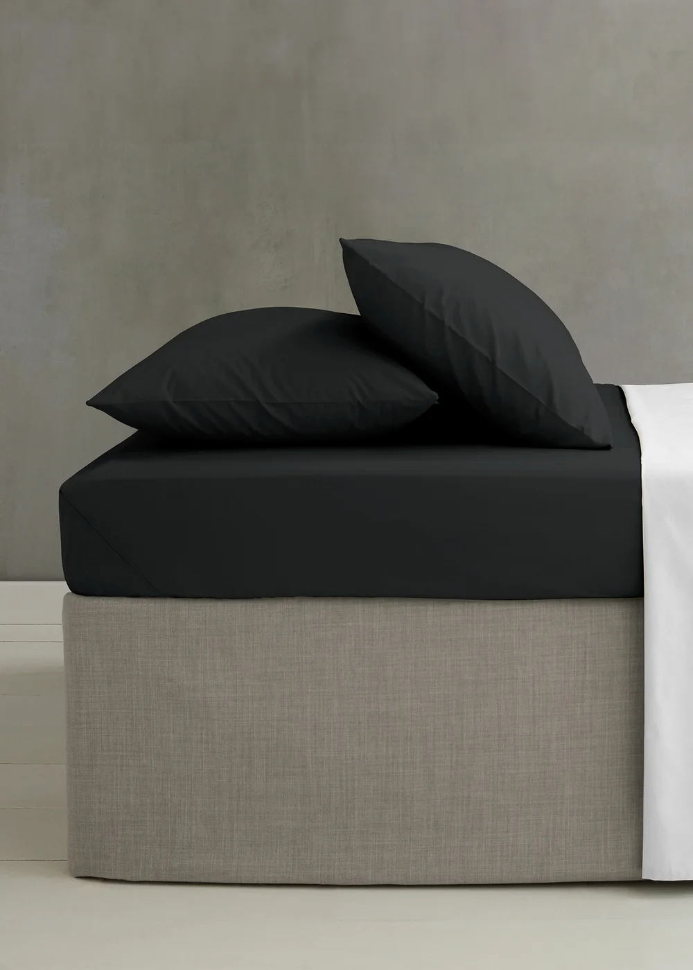 Catherine Lansfield Black Easy Iron Percale Combed Extra Deep Fitted Sheet - Fitted Double Image 1