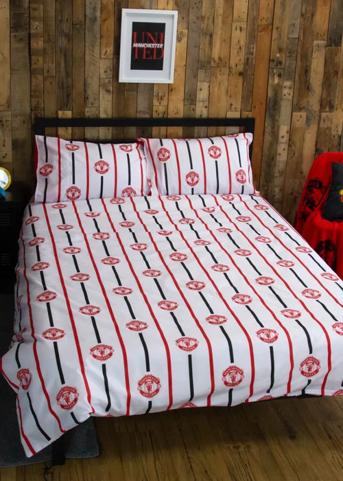 Manchester United FC Reversible Duvet Cover Set - Single Image 2