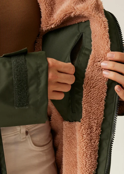 Regatta Dark Khaki Adult Waterproof Robe with Hydrafort Technology - L/XL Image 4