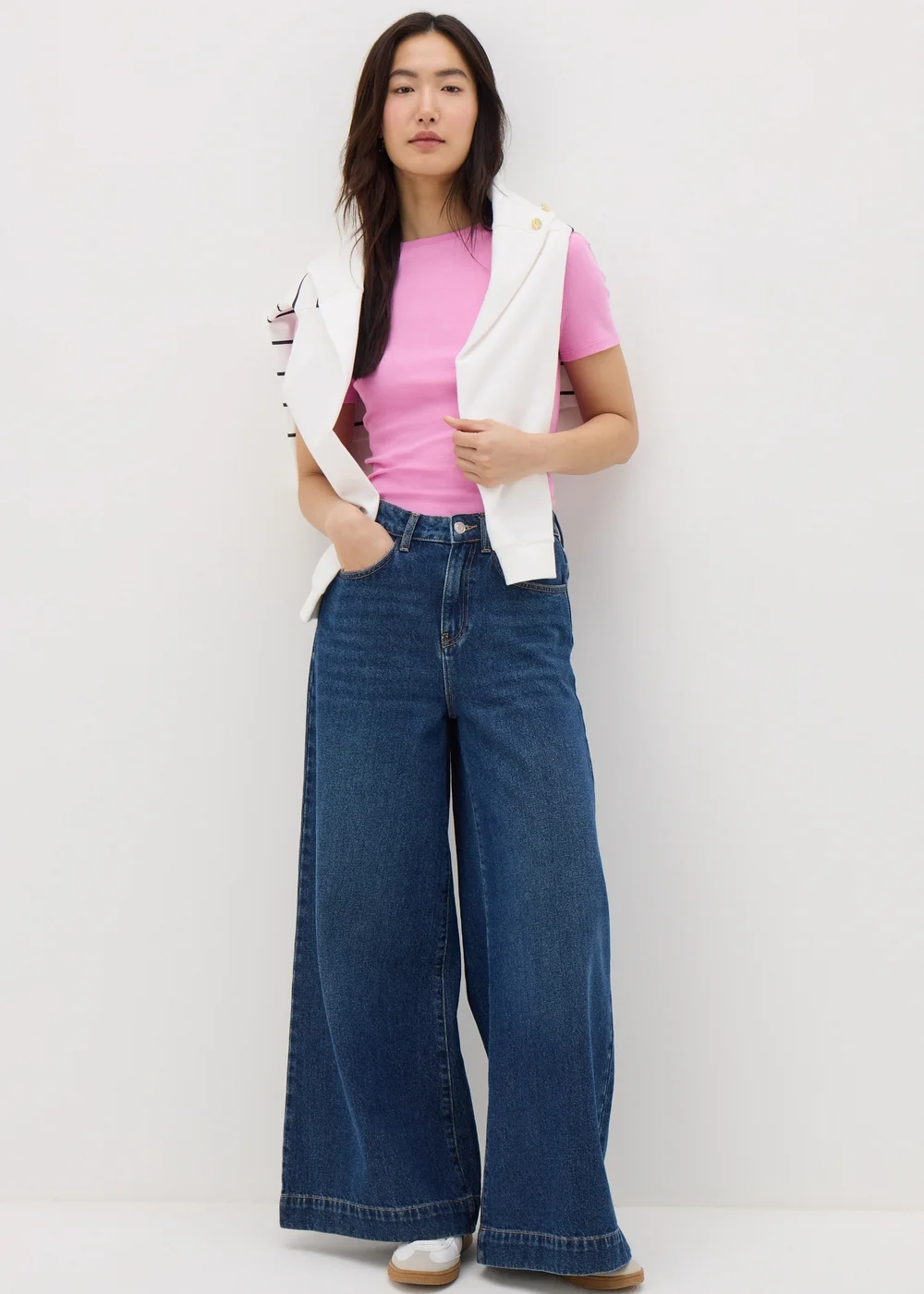 Pink Fitted T-Shirt - Size 26 Image 2