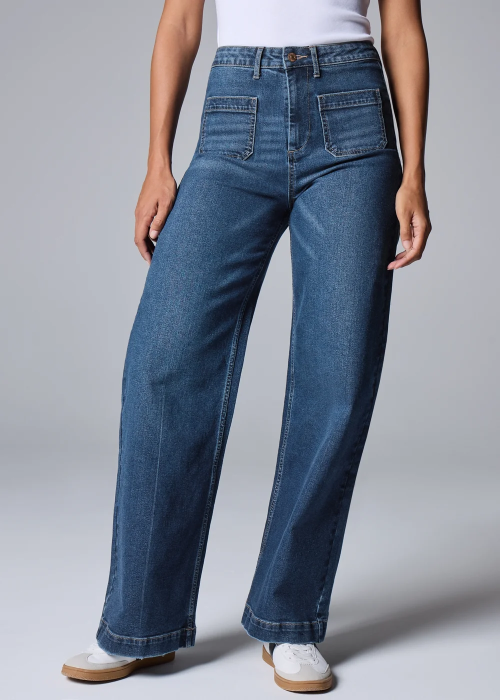 Dark Wash Pocket Front Jeans - Size 08 29 leg Image 2