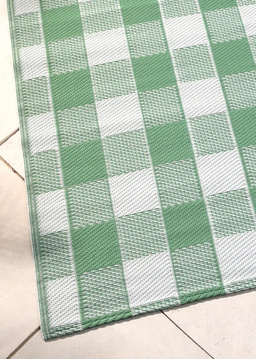 Dreams & Drapes Design Gingham Green Outdoor Rug - 120 x 170 Image 2