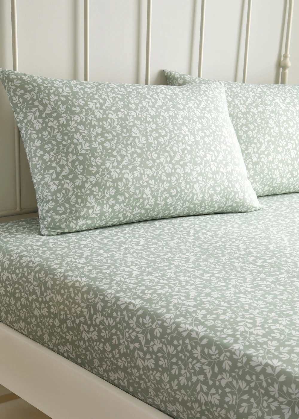 Dreams & Drapes Decorative Tess Green Fitted Bed Sheet Set - Single Image 1