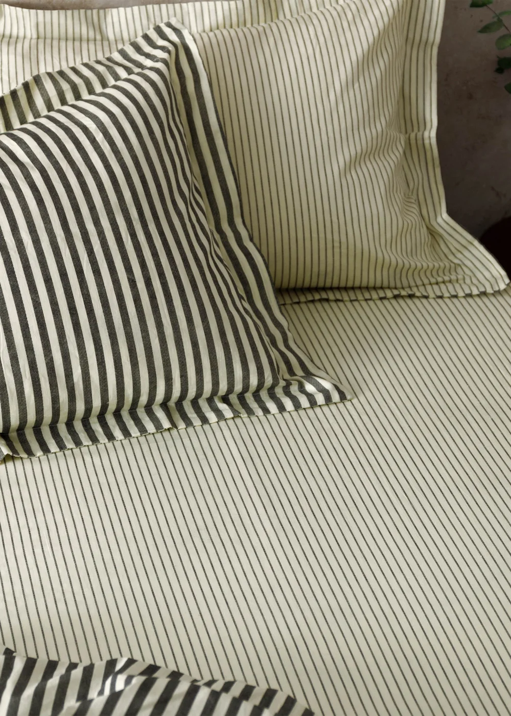 Yard Hebden Melange Stripe Fitted Sheet - Fitted Single Image 1