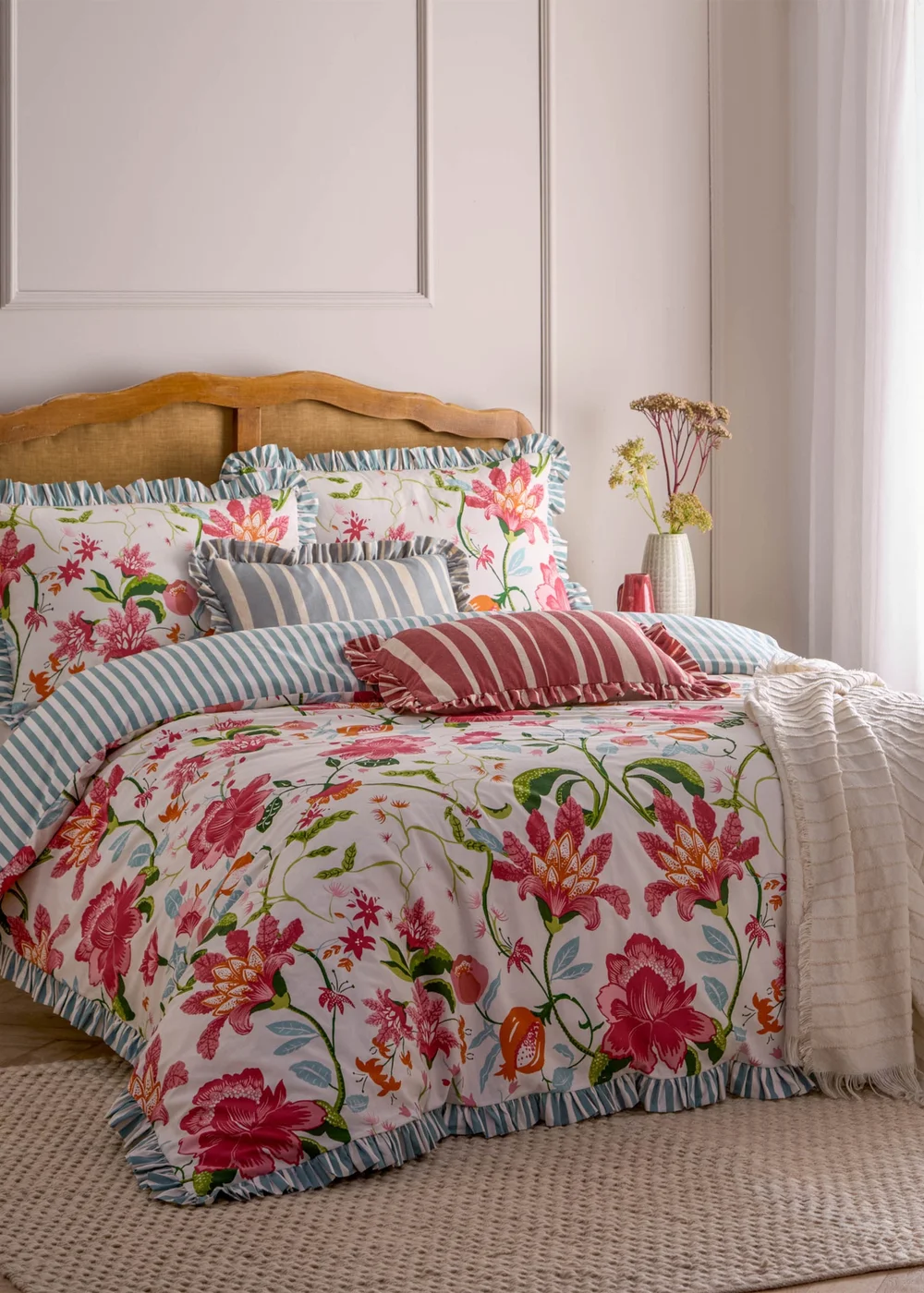 Wylder Claudia Floral Ruffle Duvet Cover Set - Single Image 1