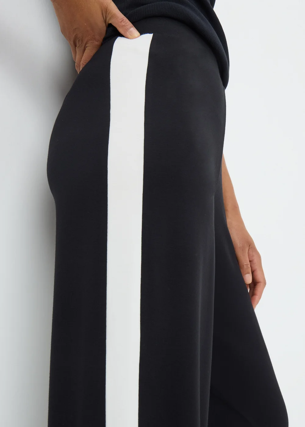 Black Side Stripe Wide Leg Trousers - Size 22 33 leg Image 2
