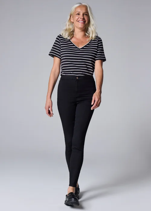Black Jessie High Waist Skinny Jeans - Size 08 29 leg Image 2