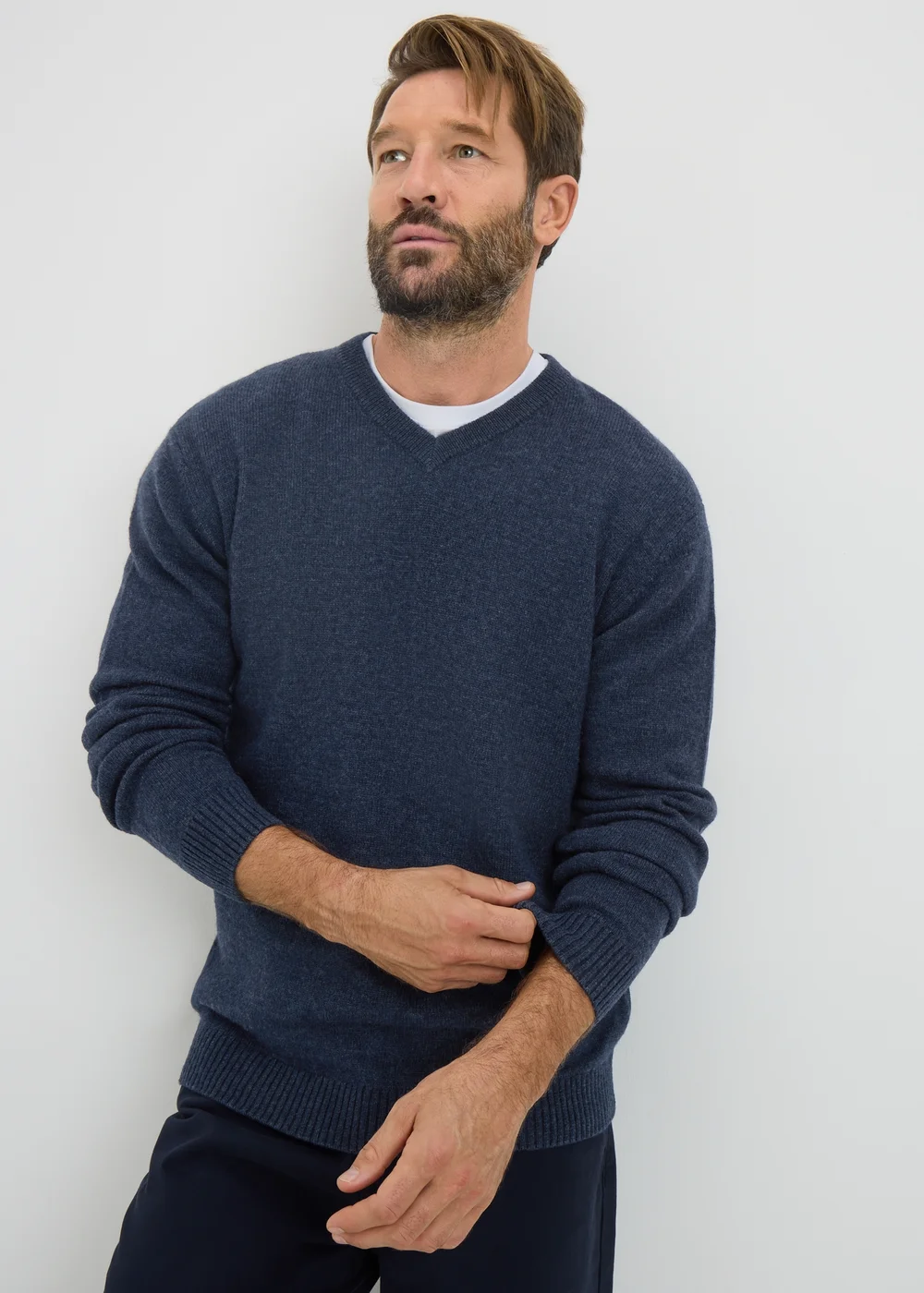 Lincoln Navy Lambswool V Neck Jumper - XXXL Image 2