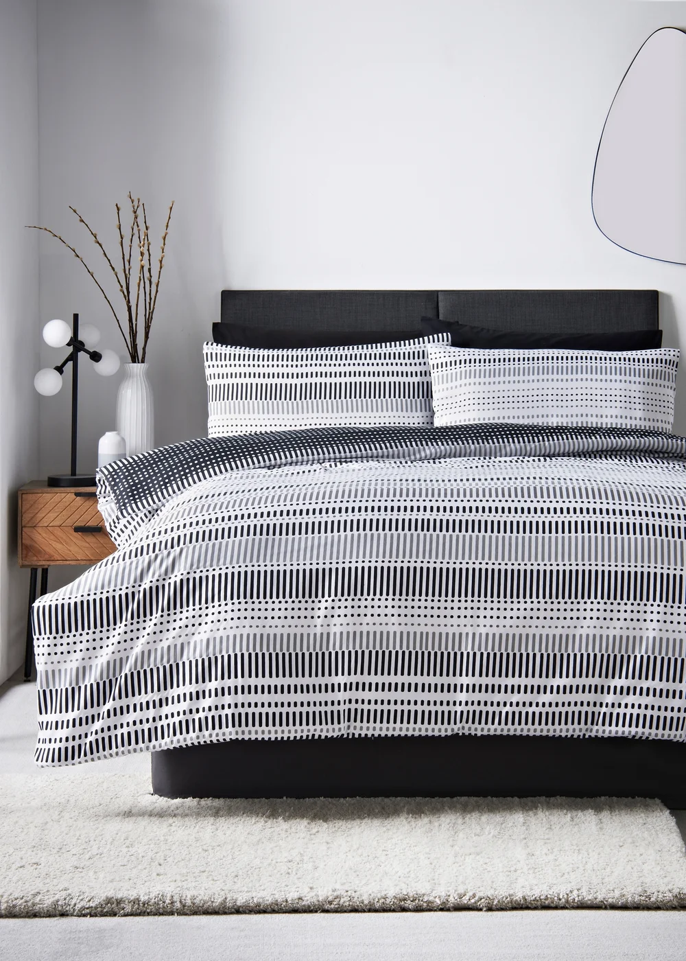 Black Dotty Stripe Duvet Set - King Image 1