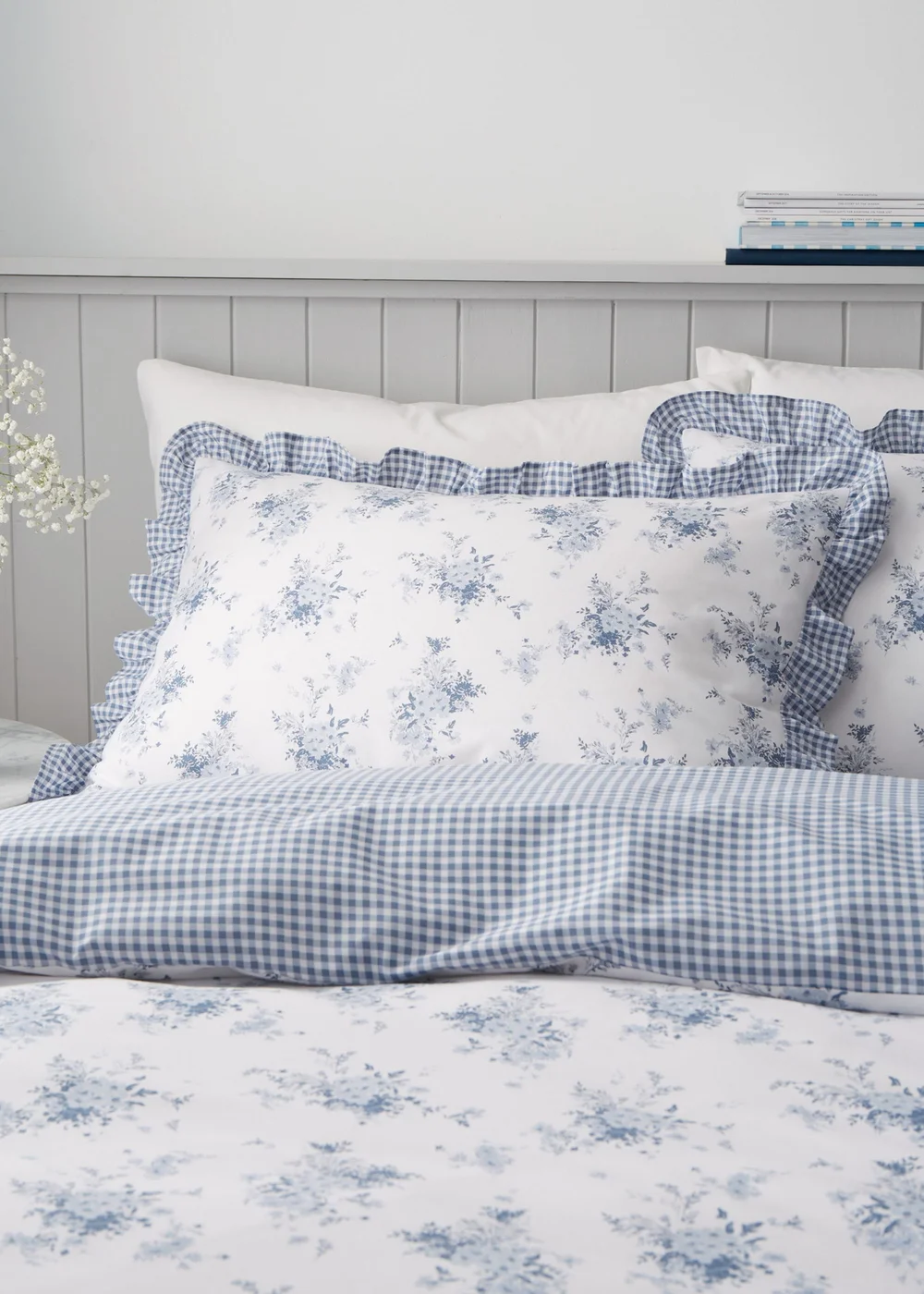 Catherine Lansfield Lucie Floral Frill Reversible King Duvet Cover Set White Blue - Single Image 2