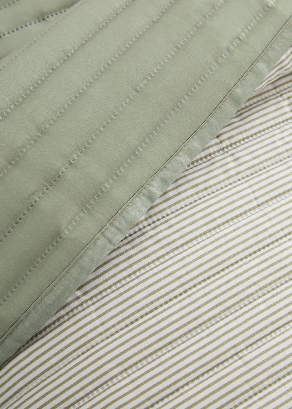 Catherine Lansfield Stripe Quilted Reversible 220x230cm Bedspread - One Size Image 2