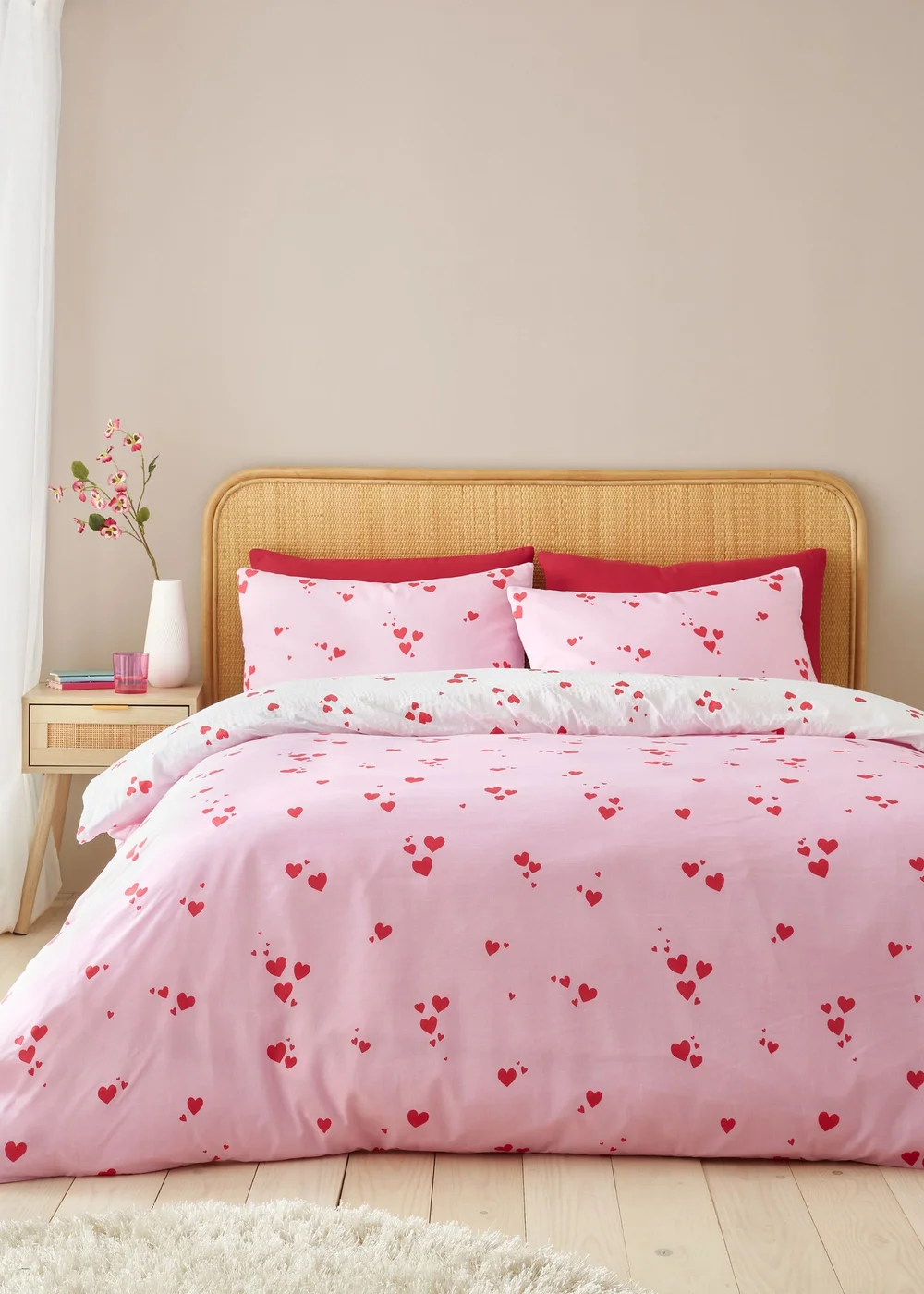 Catherine Lansfield Seersucker Heart King Duvet Cover Set White / Red - Single Image 2