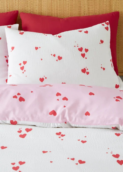 Catherine Lansfield Seersucker Heart King Duvet Cover Set White / Red - Single Image 3