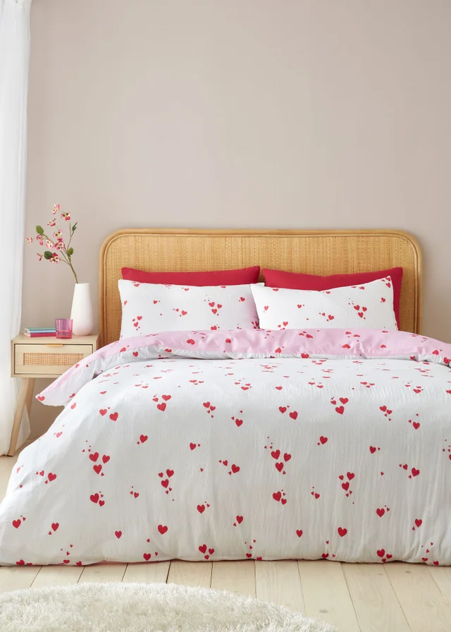 Catherine Lansfield Seersucker Heart King Duvet Cover Set White / Red