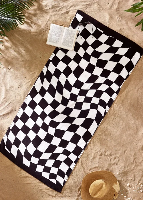 Catherine Lansfield Checkerboard Cotton Beach Towel - One Size Image 1