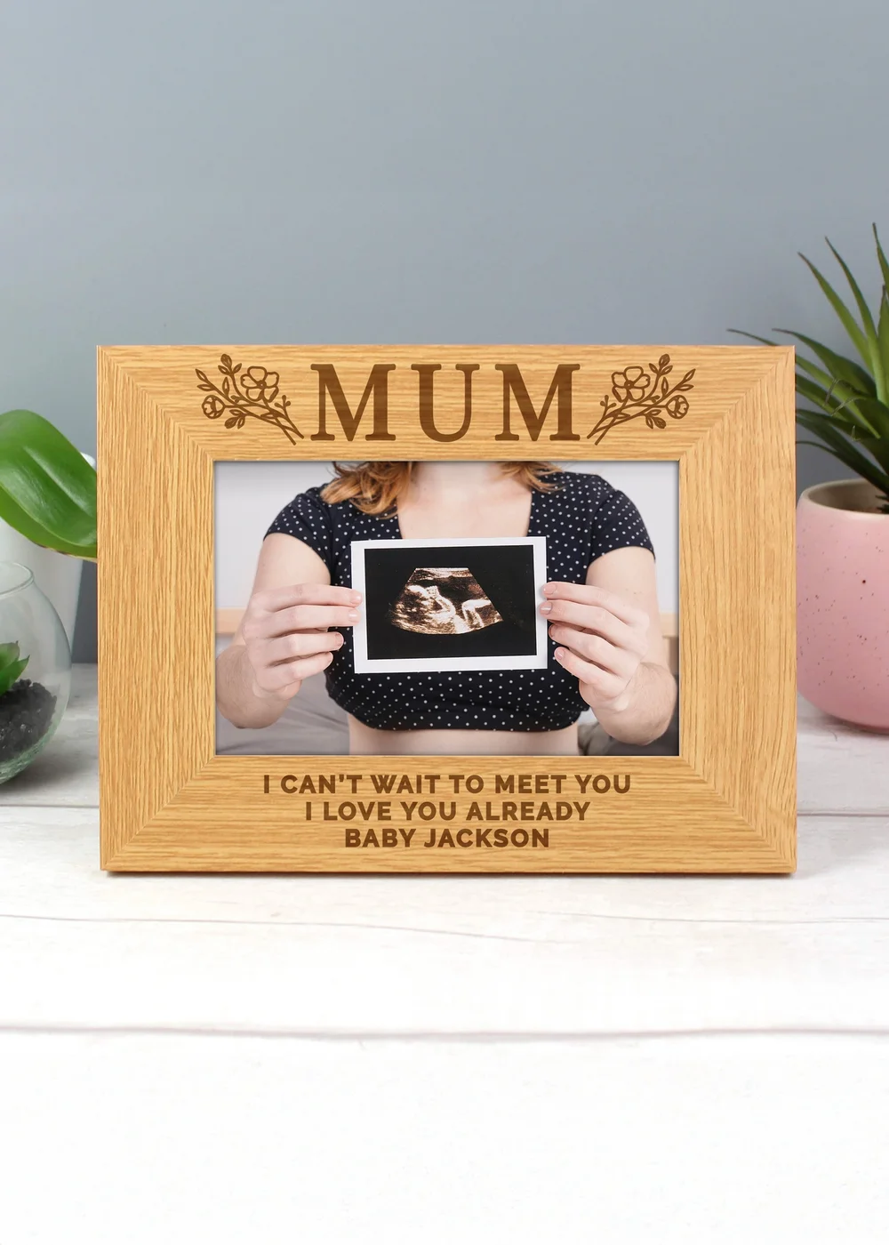 Personalised Memento Company Floral Mum 6x4 Brown Oak Finish Photo Frame - One Size Image 2