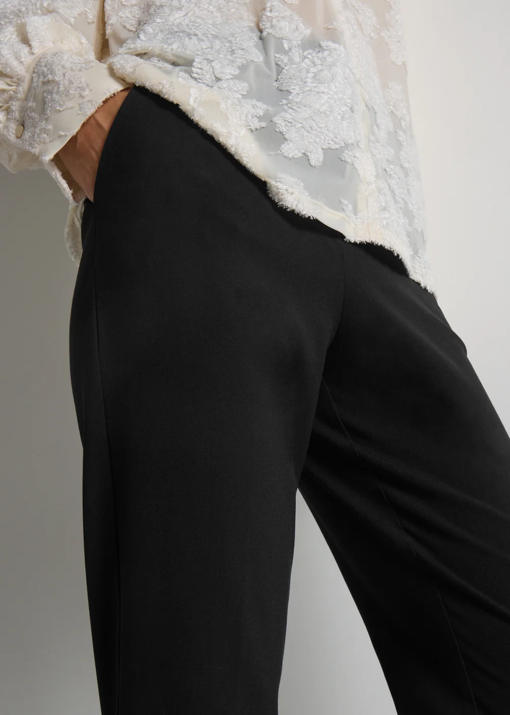 Et Vous Long Length Straight Leg Trousers - Size 22 33 leg Image 2
