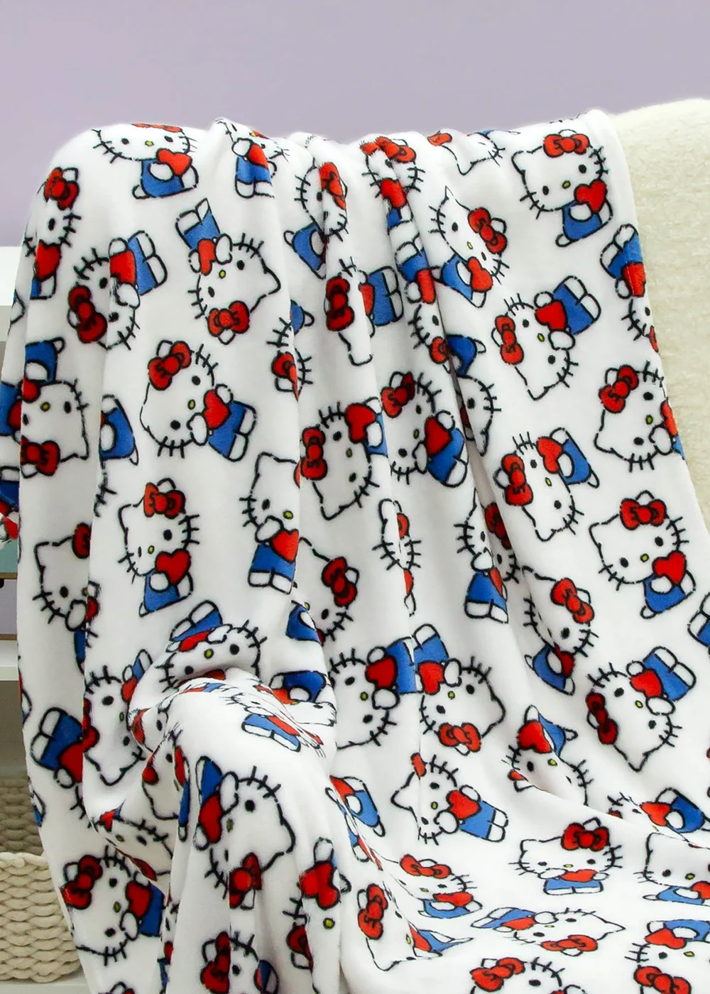 Hello Kitty White Heartheld Fleece Throw - One Size Image 2