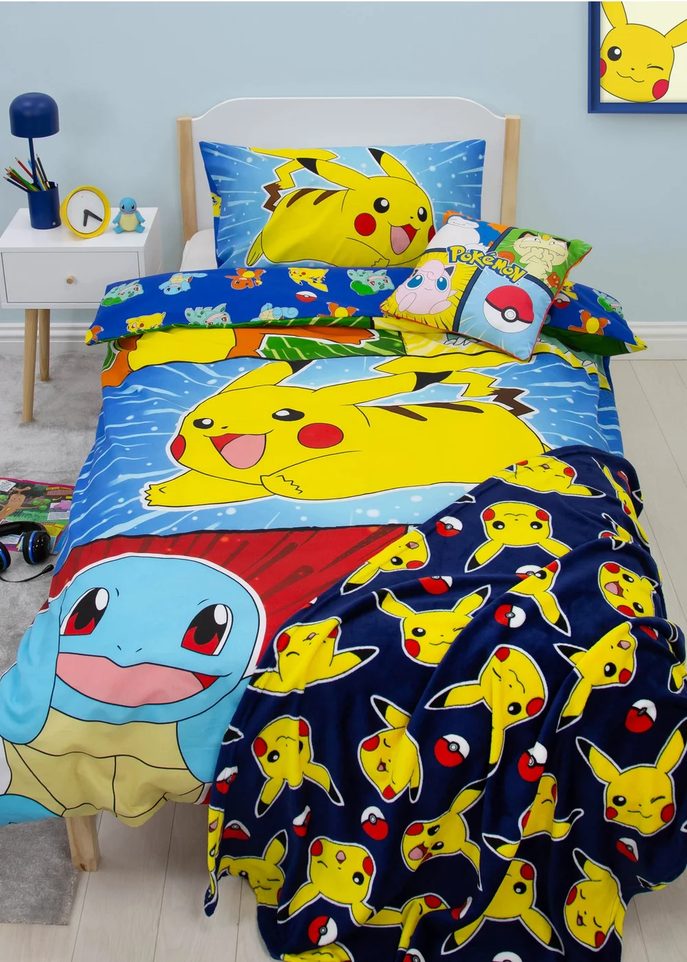 Pokemon Blue Retro Polycotton Duvet Cover Set - Single Image 2