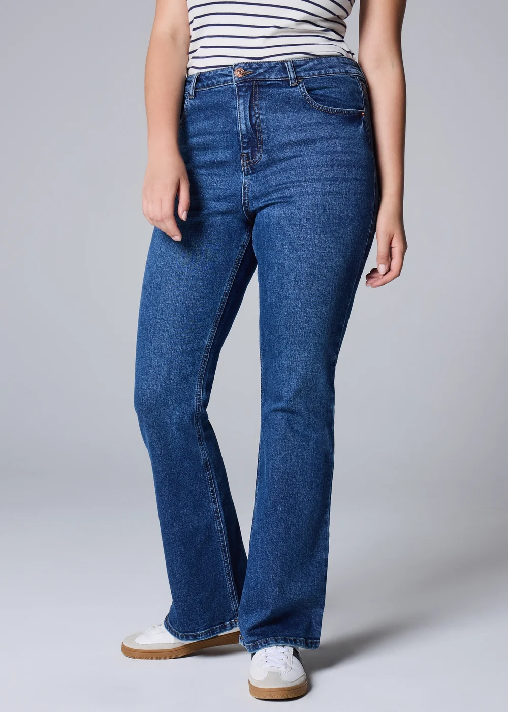 Darkwash Bootcut Jeans - Size 08 29 leg Image 2