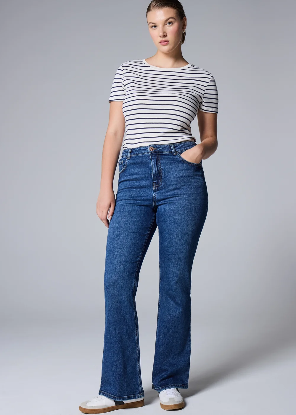 Darkwash Bootcut Jeans - Size 08 29 leg Image 1