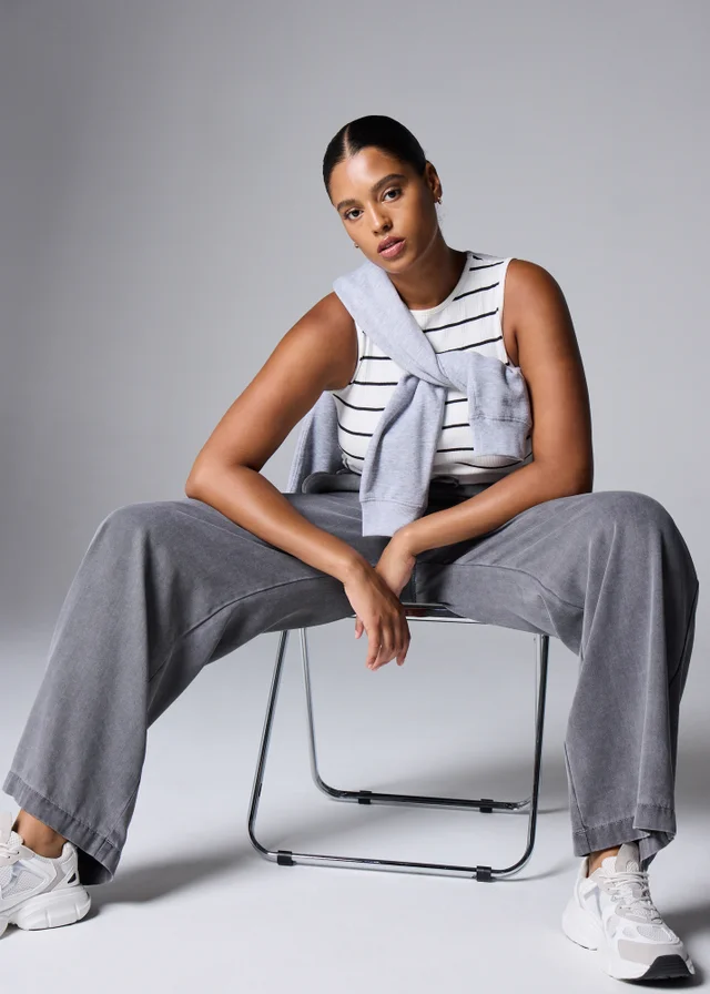 Grey Comfort Fit Wide Leg Jeans