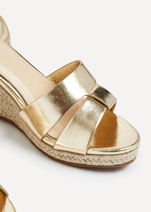 Linzi Bahia Gold Faux Leather Espadrille Inspired Wedge - Size 5 Image 4