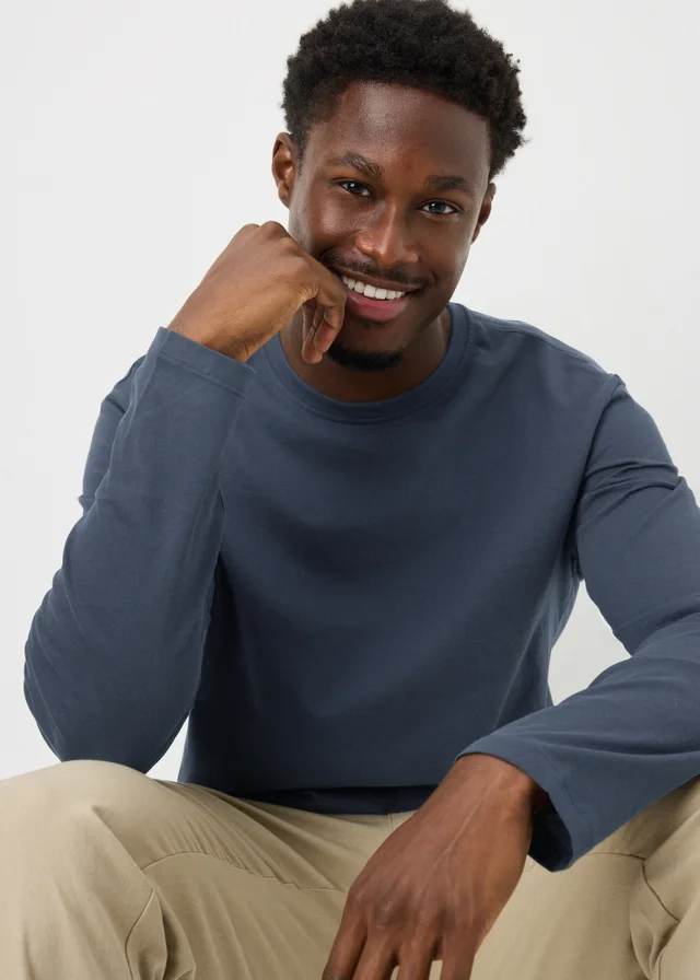 Navy Basic Long Sleeve T-Shirt