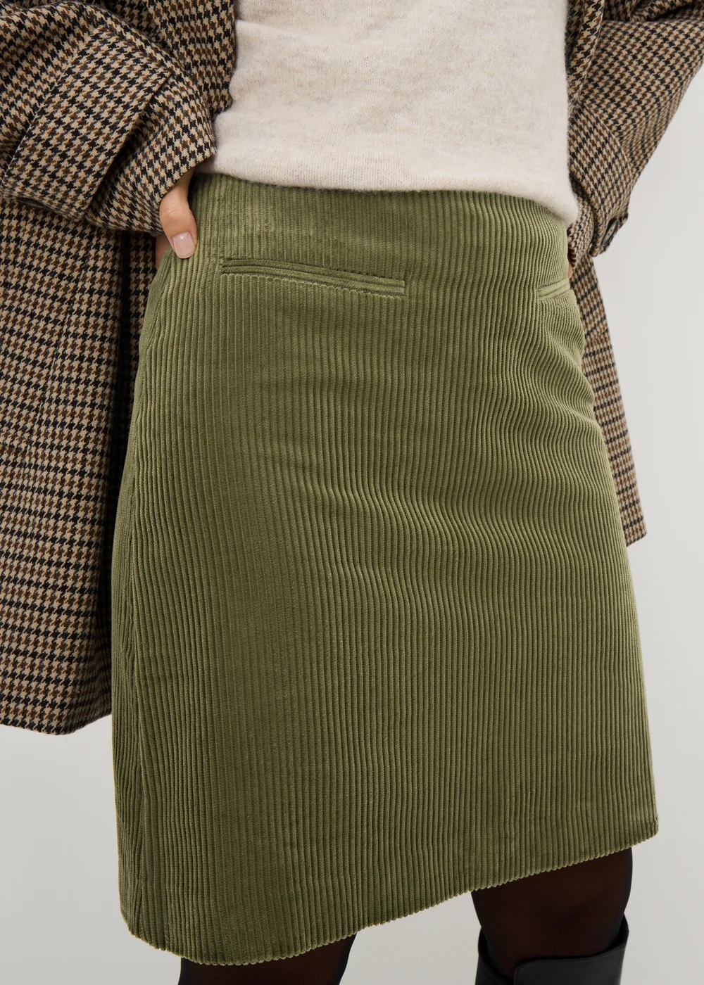 Green Cord Mini Skirt - Size 28 Image 1