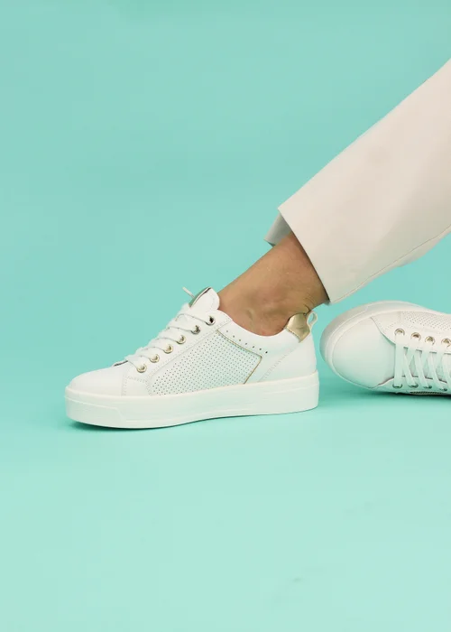 Lunar White Nia Trainer - Size 8 Image 1