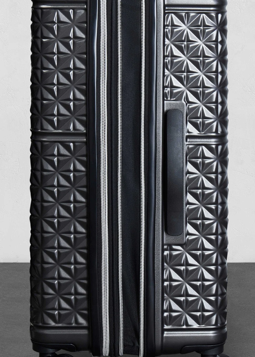 Rock Maya Suitcase Charcoal - Cabin Image 4