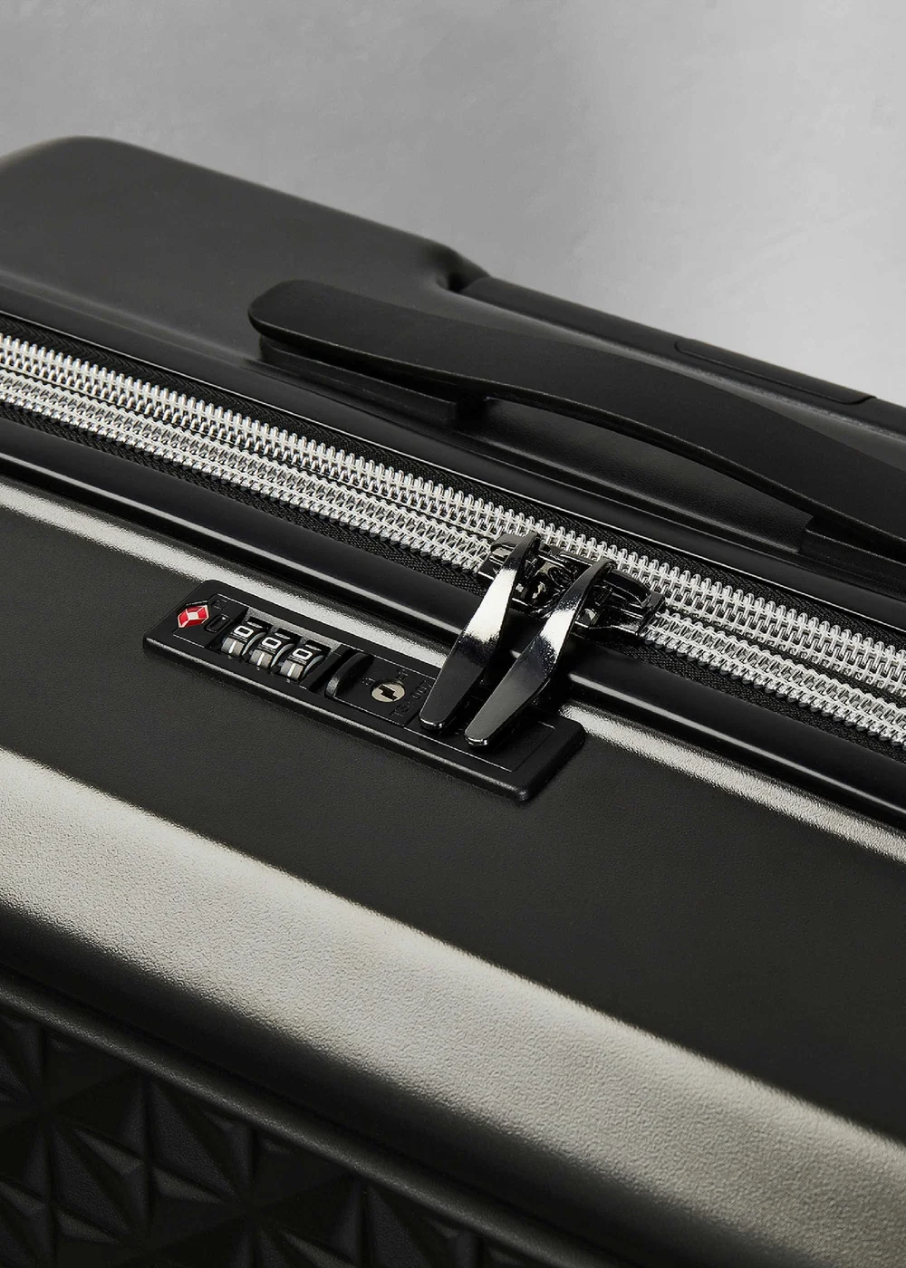 Rock Maya Suitcase Charcoal - Cabin Image 6